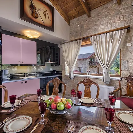 Ξενοδοχείο με διαμερίσματα Vip 4 Seasons 4*